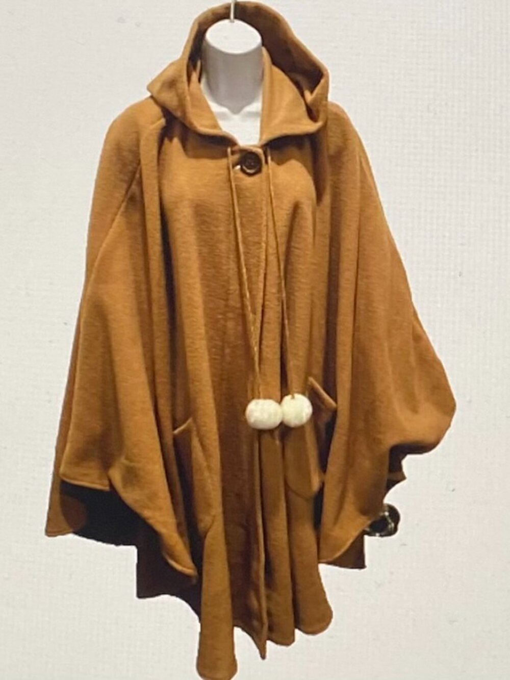 LE MODA CAMEL COLOR CAPE/PONCHO/HOODIE NWOT